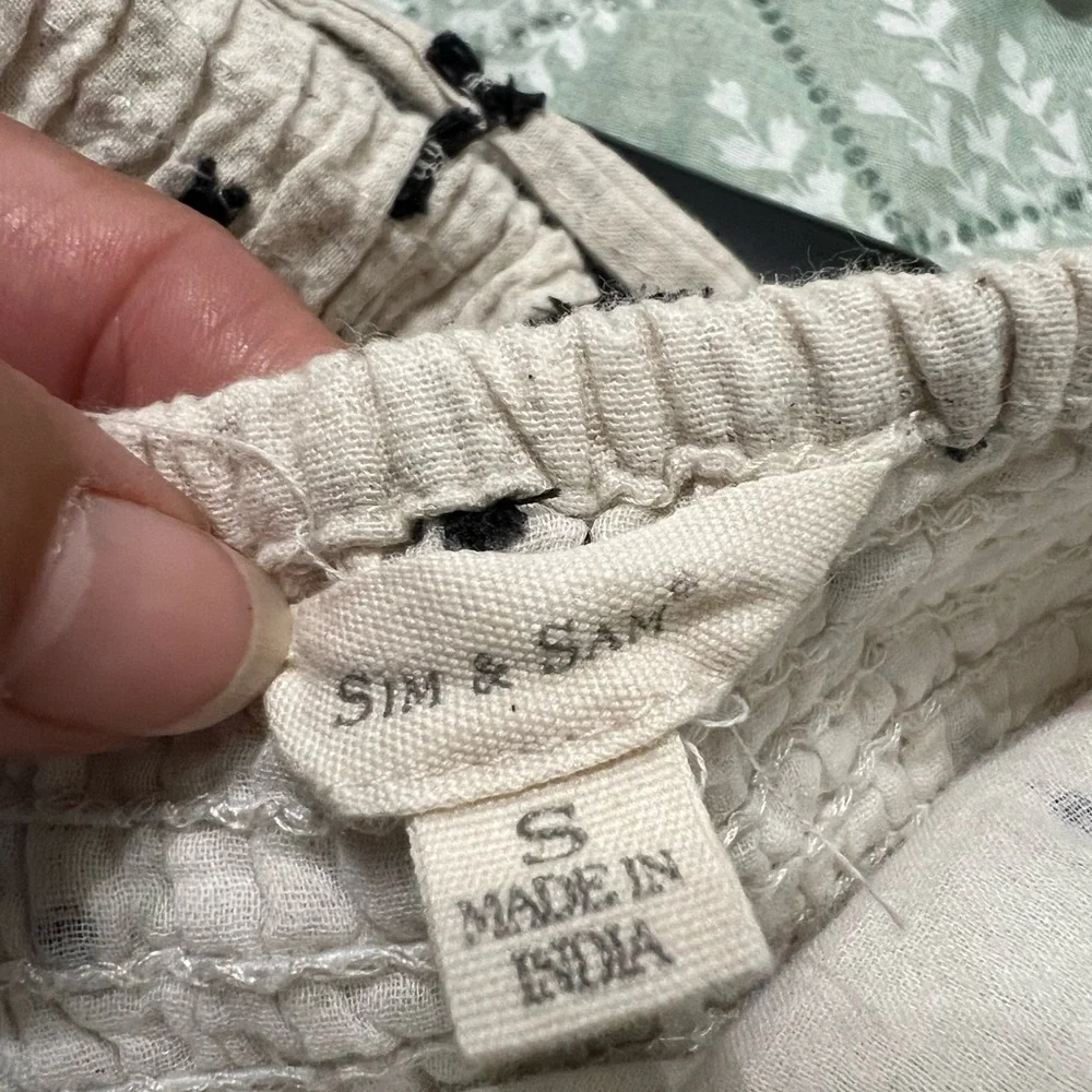 Sim & Sam Elastic Waist Dress. Cream and Black Sz S